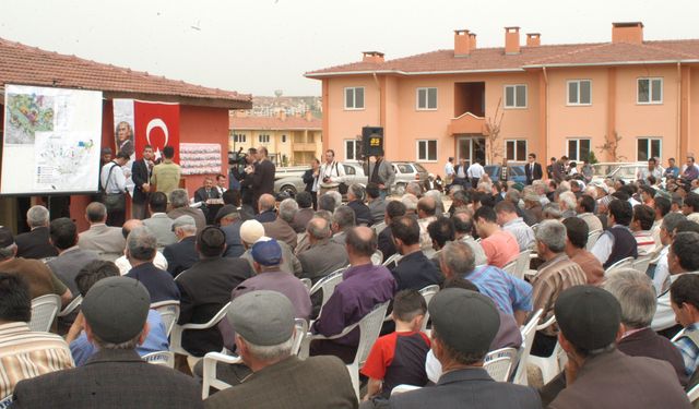 İnegöl’de 39 Yıllık Bekleyiş Sona Erdi: 224 Afetzede Konutuna Kavuştu