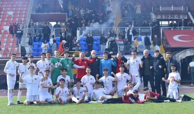 İnegölspor altyapısından çifte galibiyet: U-14 ve U-15 sahada farkını gösterdi