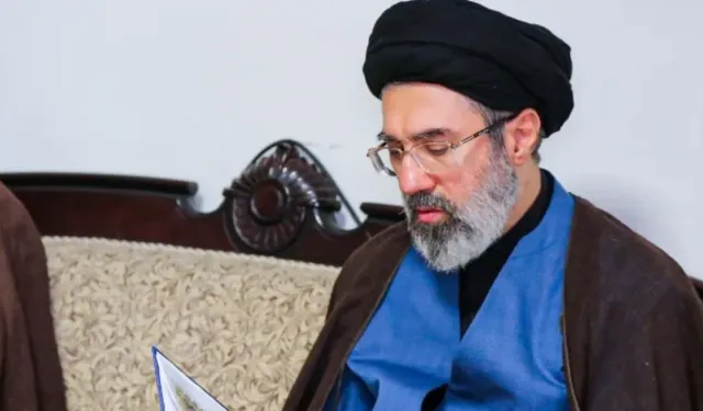 İran ordusu yeni dini lidere bağlılık açıkladı