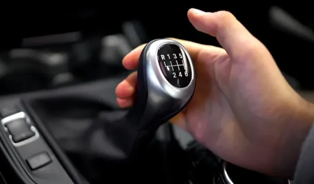 Otomobil Dünyasında Sessiz Devrim! Bir Zamanların Vazgeçilmezi Debriyaj Pedalı Tarihe Karışıyor