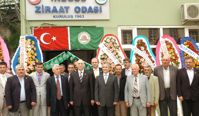 Şemsi Bayraktar İnegöl’de konuştu: “Çiftçiyi oy deposu olarak görüyorlar”