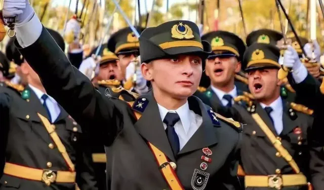 TSK'dan ihraç edilen Teğmen Ebru Eroğlu'nun davasında karar çıktı!