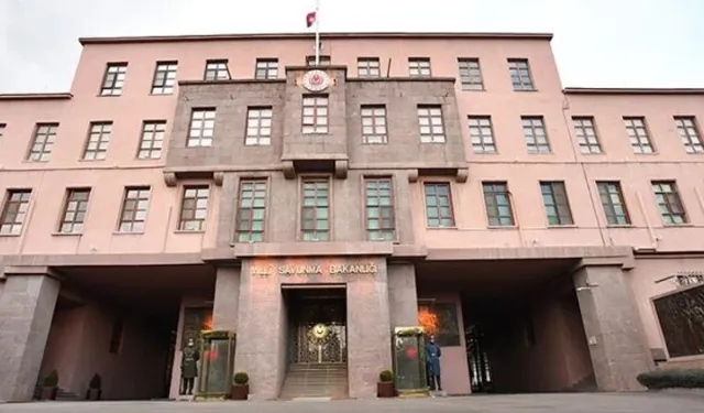 Türk hava sahasına giren balistik füze imha edildi