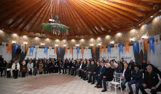 AK Parti İnegöl’de bayramlaşma yoğun katılımla gerçekleşti