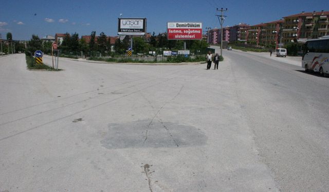 İnegöl-Alanyurt Yolunda Dönüşüm Başladı, Ölüm Yolu Duble Yol Oluyor