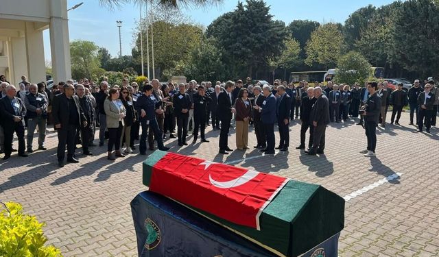 Bursa'da  Akademisyen Doğan Yavaş dualarla uğurlandı!