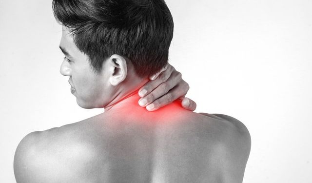 Bir Anda Boyun Tutulması ve Sırt Ağrısı Neden Olur? “Yel Girmesi” Nedir, Nasıl Geçer?