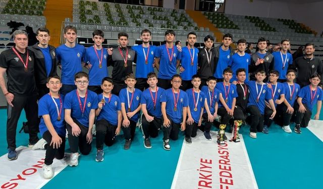 Bursa voleyboluna İnegöl Belediyespor'dan büyük başarı!