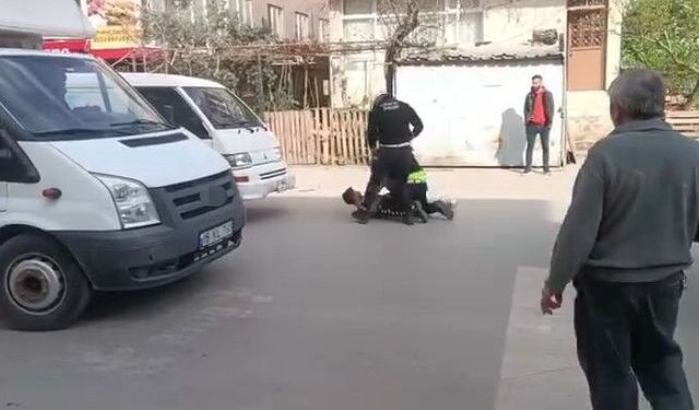 Bursa'da polise yakalanan ehliyetsiz sürücü 415 bin TL trafik cezası yedi!