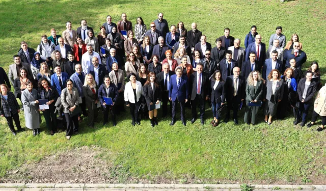 BUÜ’de Bilim Rüzgarı! Başarılı Akademisyenler Ödüllendirildi