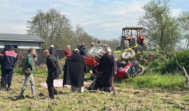 Devrilen traktörün altında kalarak hayatını kaybetti