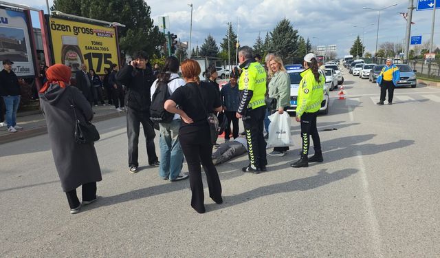 İnegöl’de Motosiklet ile Bisiklet Çarpıştı! 3 Yaralı