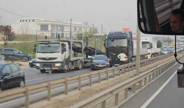 İnegöl'de Şehitler–Yenice Arası Trafik Kilitlendi