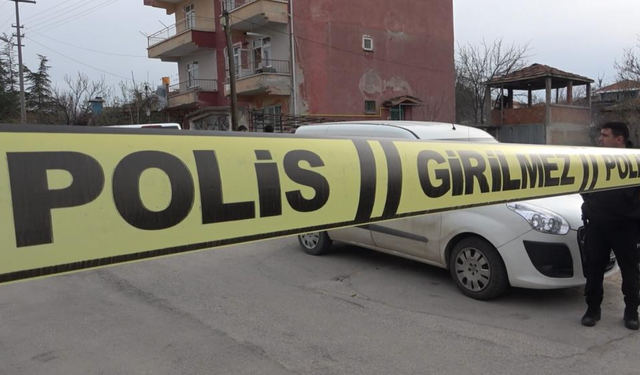 Kan donduran cinayet! İki kardeş bir oldu, babalarını bıçak ve baltayla öldürdü