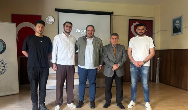Naire Çikayeva Anadolu Lisesi’nde YKS Motivasyon Semineri Düzenlendi