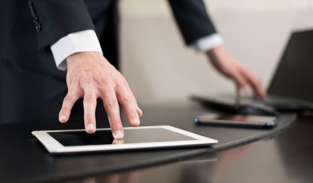 Rüyada İcra Görmek Ne Anlama Gelir? Miras, Akrabalık ve Maddi Kayıplara Dikkat!