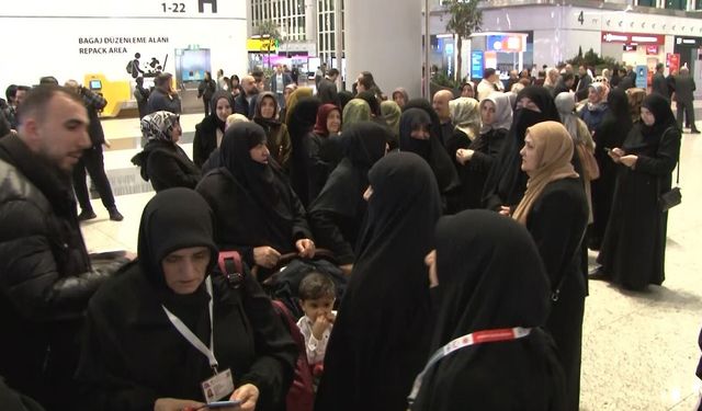 Yılın ilk hacı adayları İstanbul Havalimanı'ndan kutsal topraklara uğurlandı