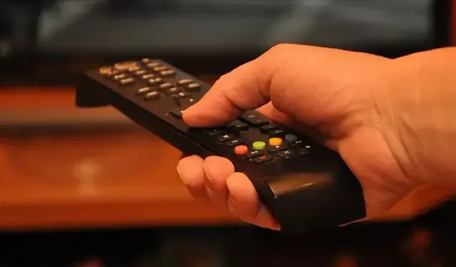 15 MAYIS 2026 CUMA TV YAYIN AKIŞI! Bugün televizyonda hangi dizi ve filmler var?