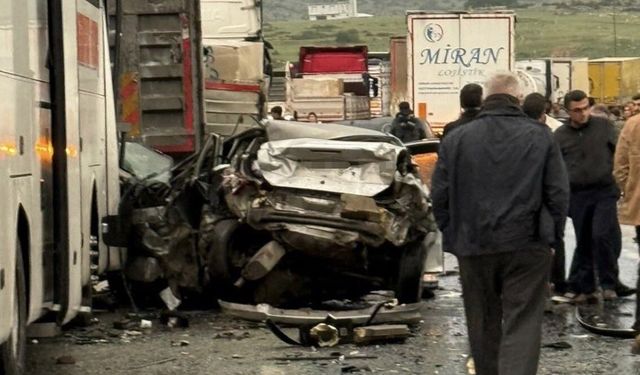 TAG Otoyolu’nda Zincirleme Kaza! 1’i Ağır 5 Yaralı