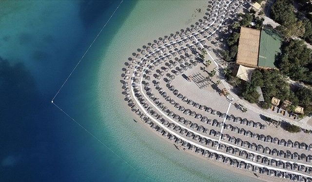 Türkiye Mavi Bayrakta Dünya Üçüncülüğünü Korudu! Plaj Sayısı 580’e Yükseldi