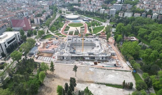 Bursa Atatürk Spor Salonu hızla yükseliyor!