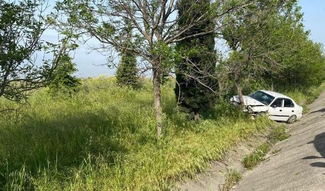 Bursa-Balıkesir kara yolunda tek araçlı kaza! 2 yaralı
