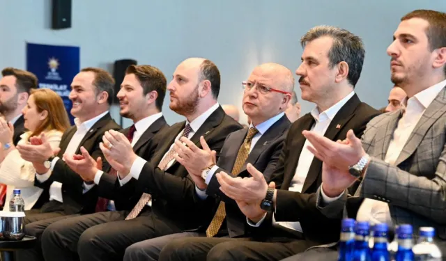 Büyükgümüş Bursa’da Konuştu: “CHP Bizim Düşmanımız Değil, Rakibimizdir”