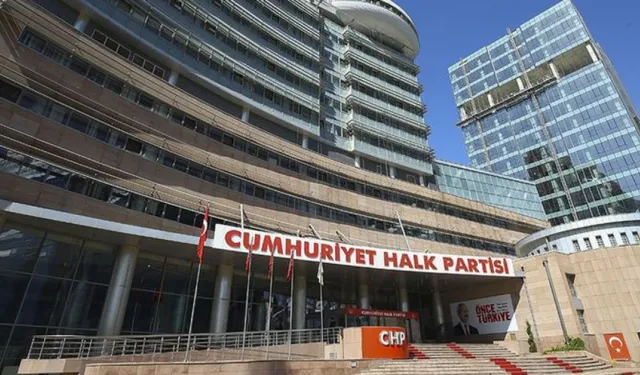 CHP Genel Merkezi’nde Tahliye Gerilimi: Özgür Özel ve Ekibi Binadan Ayrıldı