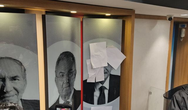 CHP İstanbul İl Başkanlığında 'mutlak butlan' eylemi