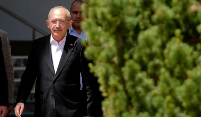 Kılıçdaroğlu, Genel Merkez önünde esti gürledi!
