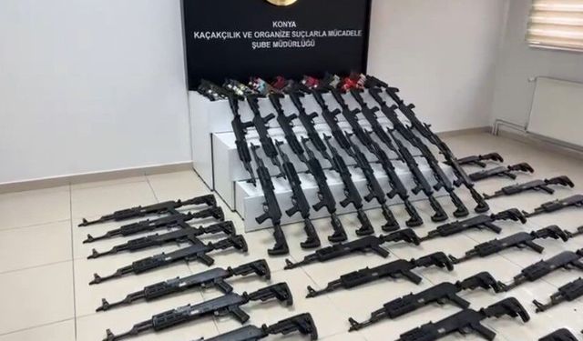 Konya'da Silah Kaçakçılığı Operasyonu! 51 Kalaşnikof Benzeri Tüfek Ele Geçirildi