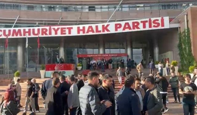Özgür Özel’den Partililere Çağrı Sonrası CHP’de Hareketlilik Başladı