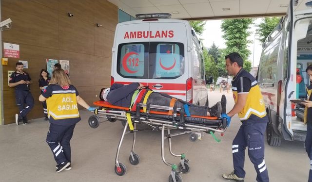 İnegöl’de Motosiklet ile Otomobil Çarpıştı