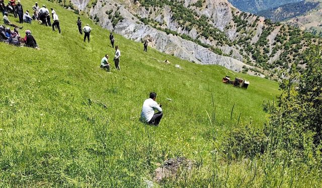 Traktörün altında kalan sürücü hayatını kaybetti