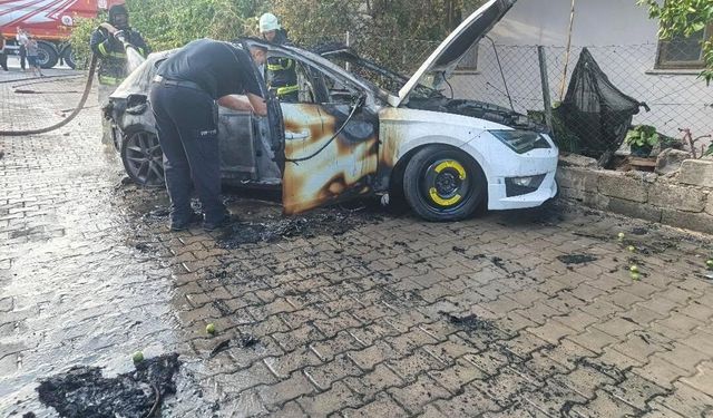 Seyir Halindeki Otomobil Alev Aldı