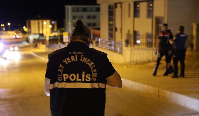 Silahlı ve Bıçaklı Kavga! 2 Kişi Ağır Yaralandı