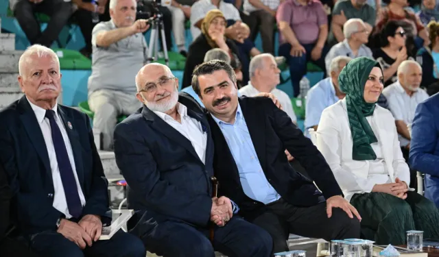 Bursa Yıldırım’da Âşık Hüseyin Sümmanioğlu İçin Saygı Gecesi Düzenlendi