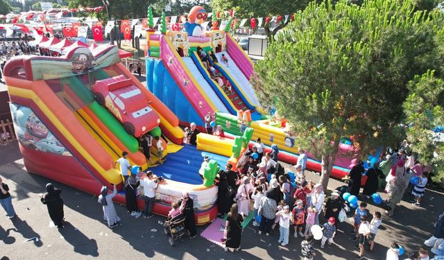 Bursa Yıldrım'da karne coşkusu şenliğe dönüştü