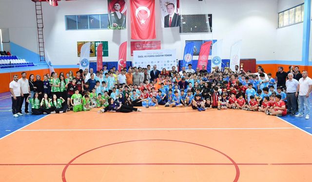Bursa'da 40 Kategoride Spor Müsabakası! Öğrenciler Kıyasıya Yarıştı