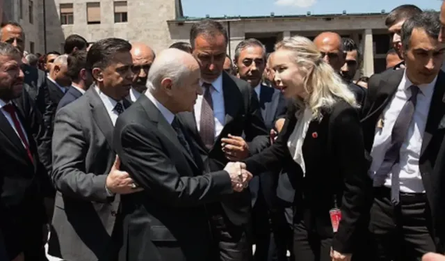 İbrahim Tatlıses'in eski eşi Ayşegül Yıldız siyasette!