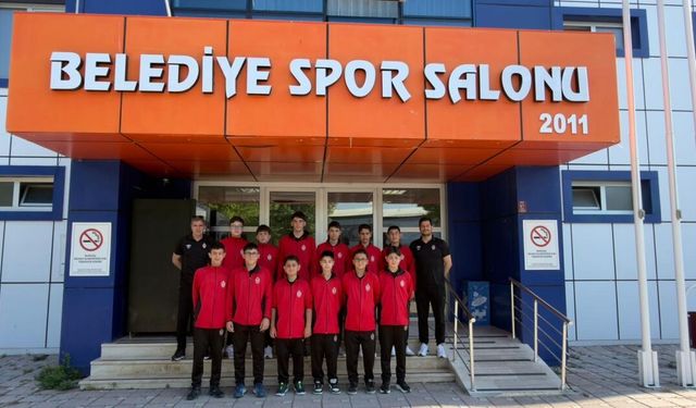 İnegöl Belediyespor Midi Erkekler Voleybol Takımı Türkiye Şampiyonası’nda Sahaya Çıkıyor