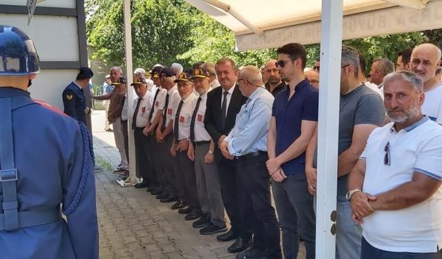 İnegöl, Kıbrıs Gazisi Ramazan Şahin’i Askeri Törenle Uğurladı!