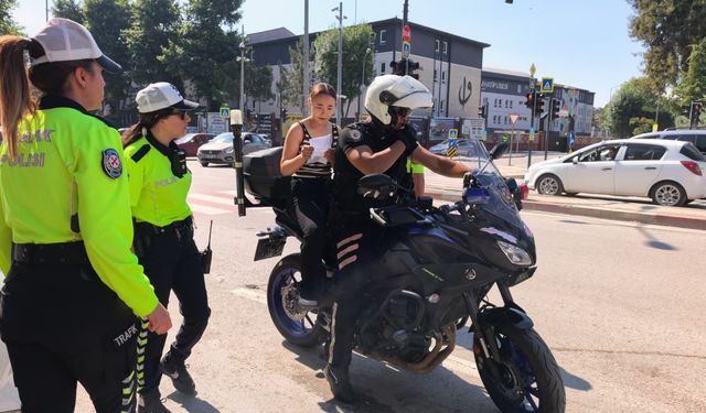 İnegöl’de Polis Öğrenciyi YKS’ye 1 Dakika Kala Yetiştirdi
