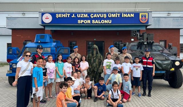 Pilot Sanayi İlkokulu Öğrencileri Bursa İl Jandarma Komutanlığını Ziyaret Etti