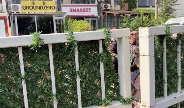 Sınava dakikalar kala öğrenciler okul bahçesine alınmayınca gerginlik yaşandı!