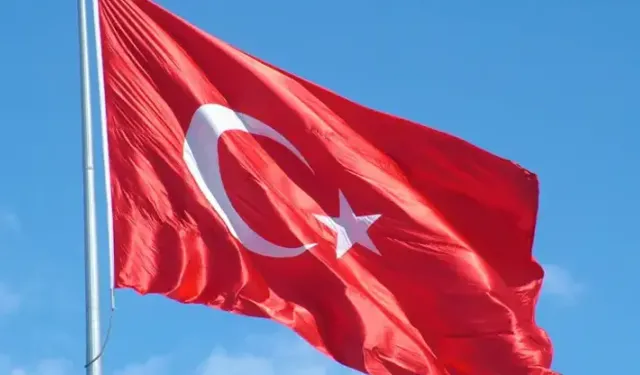 15 Temmuz’da Bayrak Asılır mı, Türk Bayrağı Yarıya İndirilir mi?