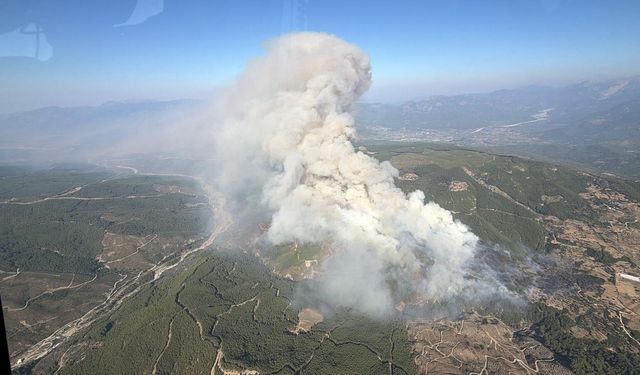 Muğla’da orman yangını! 16 hava aracı ve 261 personelle müdahale sürüyor