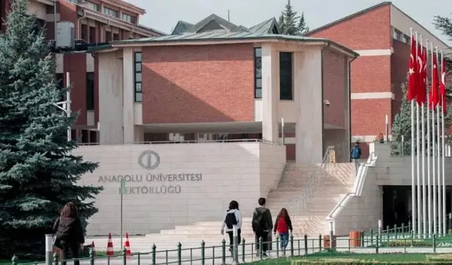 Türkiye'de 44 yıldır öğretmen yetiştiriyorlar..