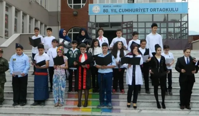 Gürsu’da sınıf başına ortalama 37 öğrenci düşüyor