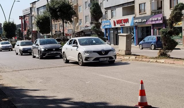 İnegöl'de Kazılıp Onarılmayan Yol Vatandaşı Çileden Çıkardı